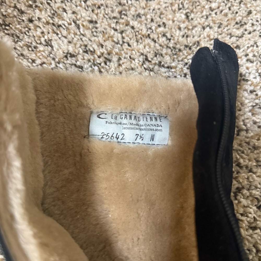 La CANADIENNE Elena Waterproof Black Suede Shearling Lined Boots Womens Size 7.5 - Picture 6 of 8